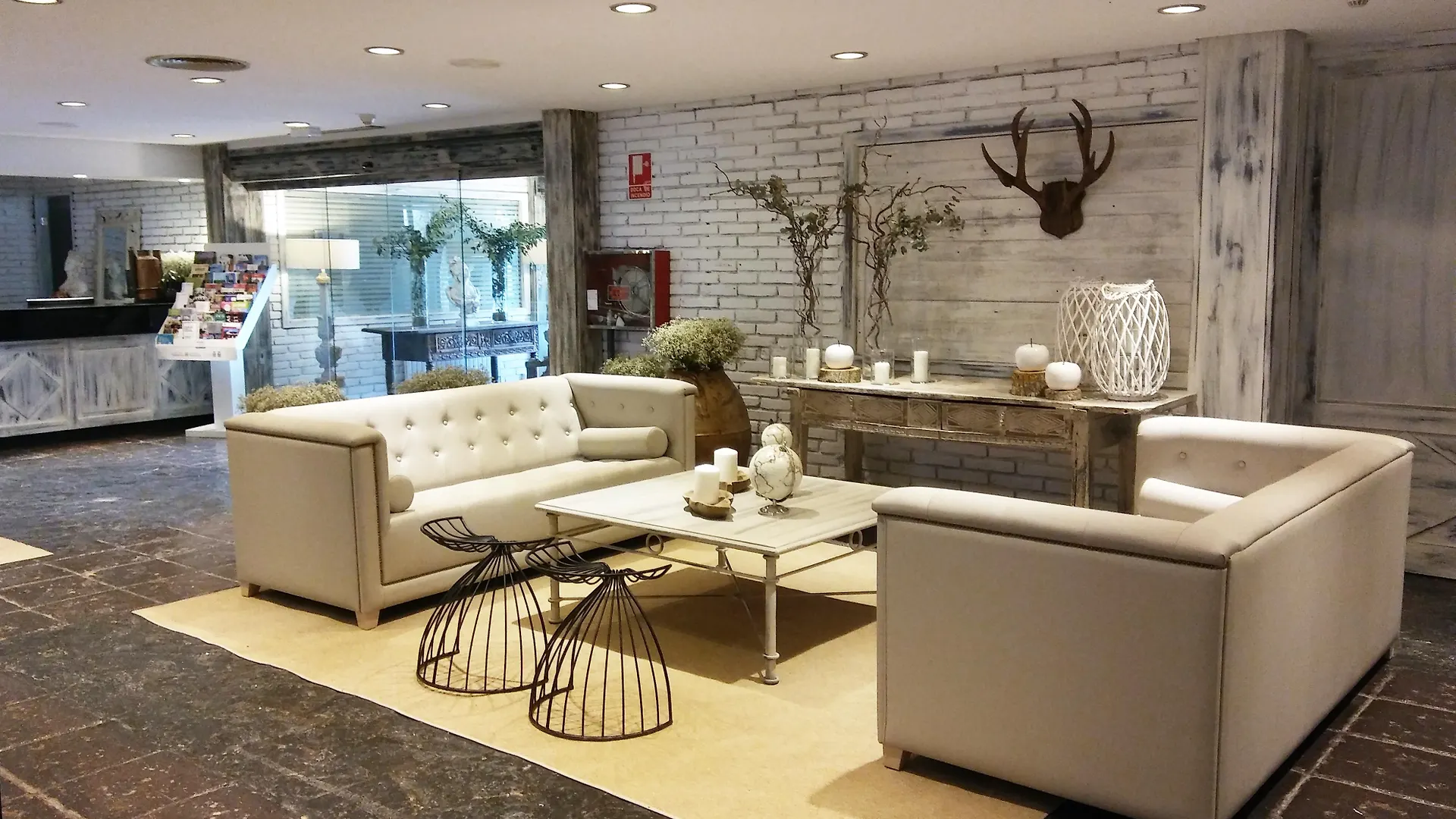 Hotel Luze El Toro Berrioplano 4*,